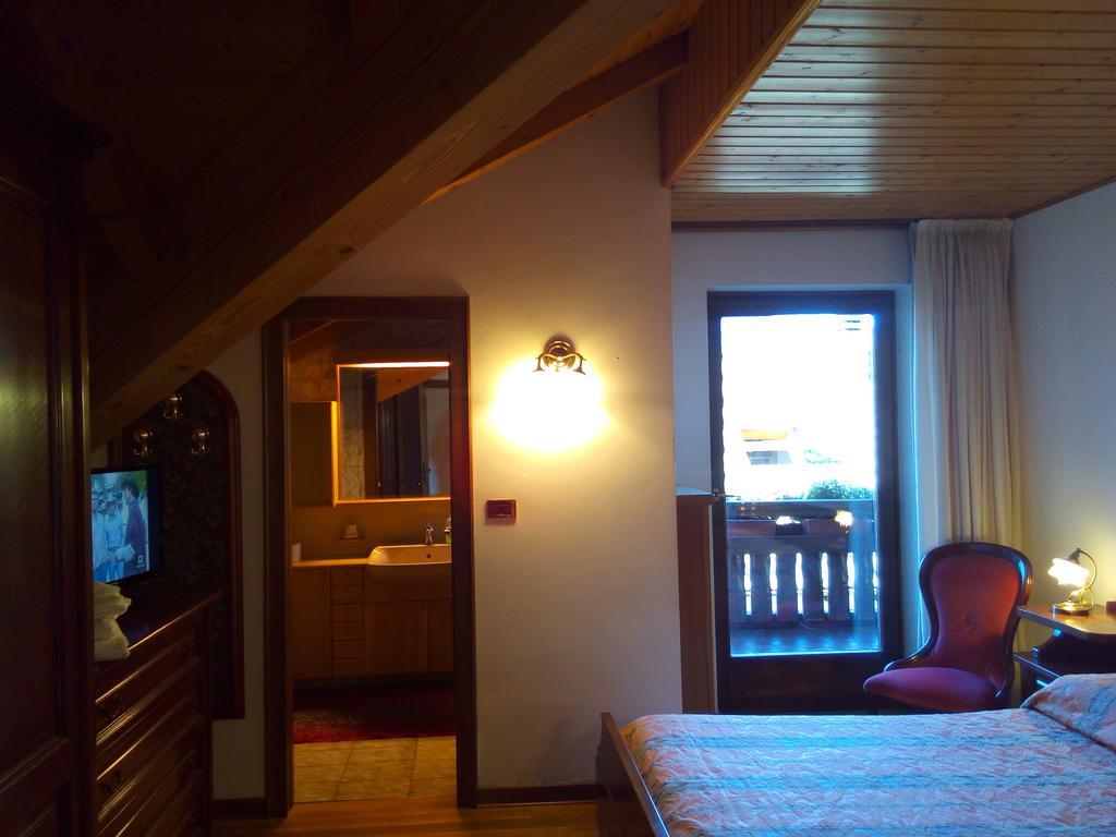 B&B Casa Bazzanella カヴァレーゼ エクステリア 写真